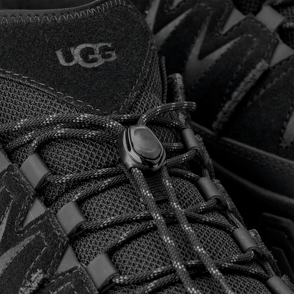 UGG CapTrail Low Black | 1158252-BLK