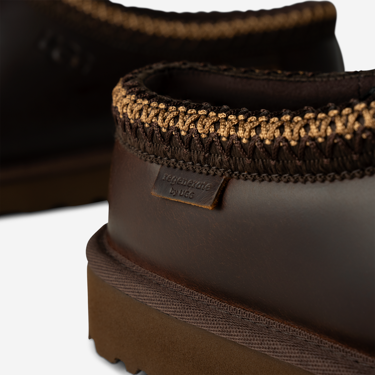 UGG Tasman LTHR Regen Slipper Ironwood | 1163890-IWD