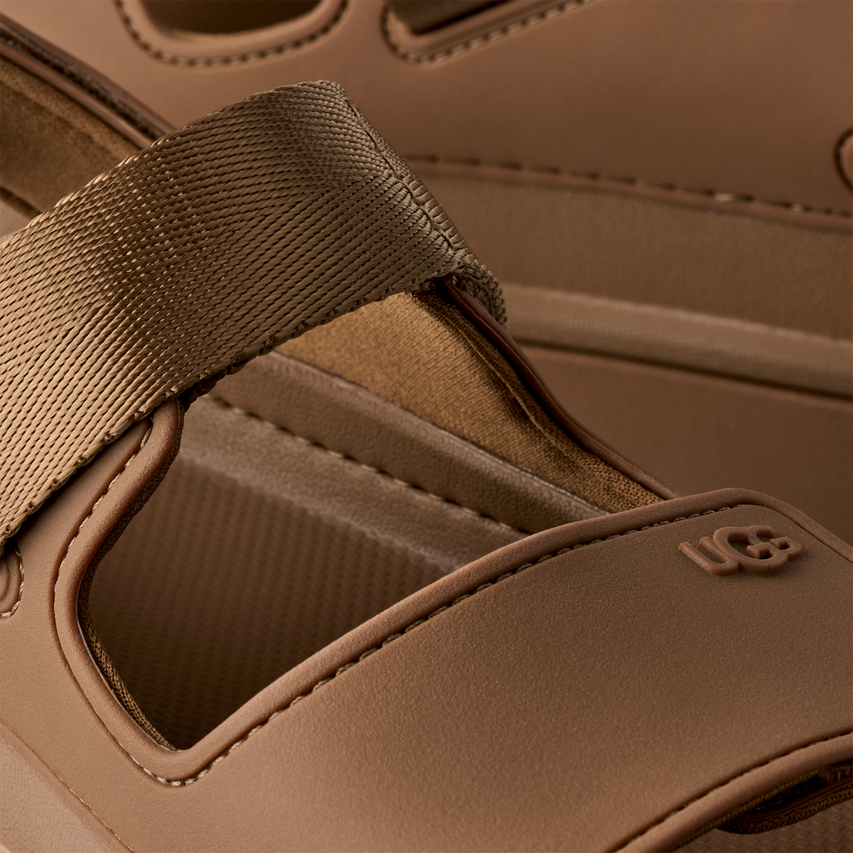 UGG GoldenGlow Sandal Bison Brown (Women's)