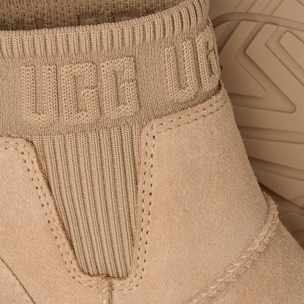 UGG Moxy Chelsea Boot Sand (Women's)
