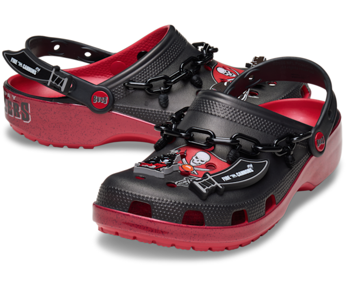 Crocs Classic Clog NFL Tampa Bay Buccaneers
