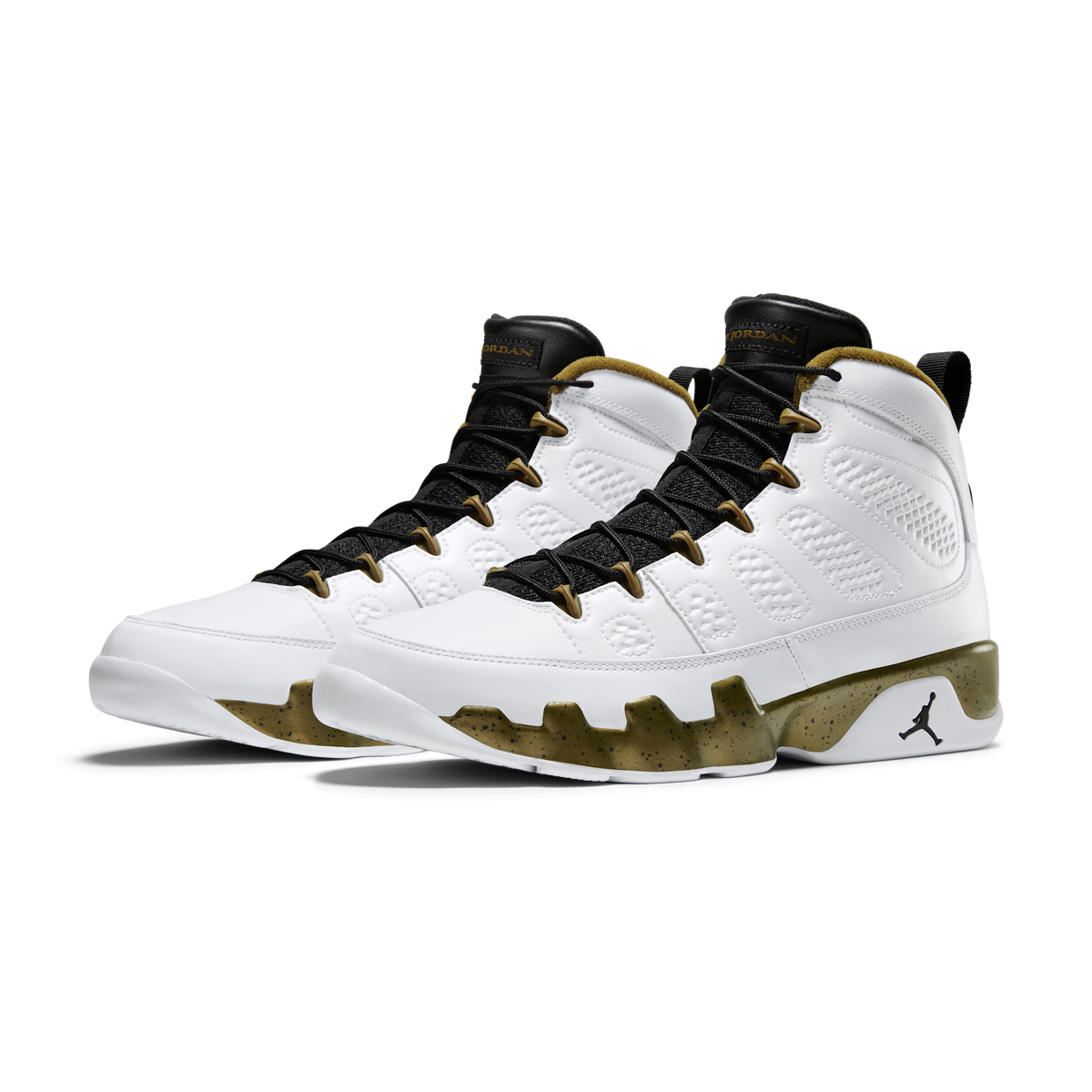Jordan 9 Retro Statue