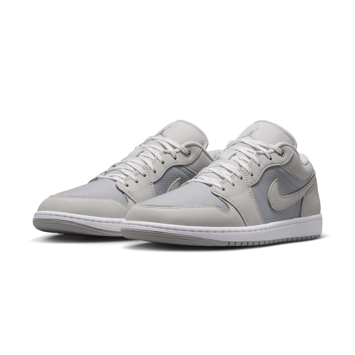 Jordan 1 Low SE Soft Pearl Light Smoke Grey