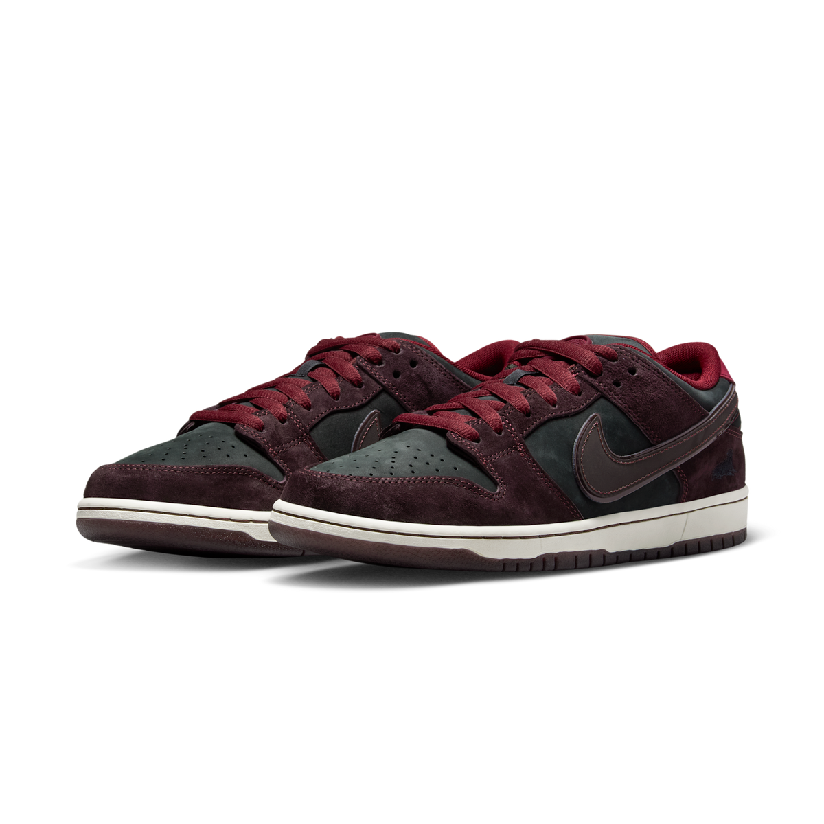 Nike SB Dunk Low Riot Skateshop
