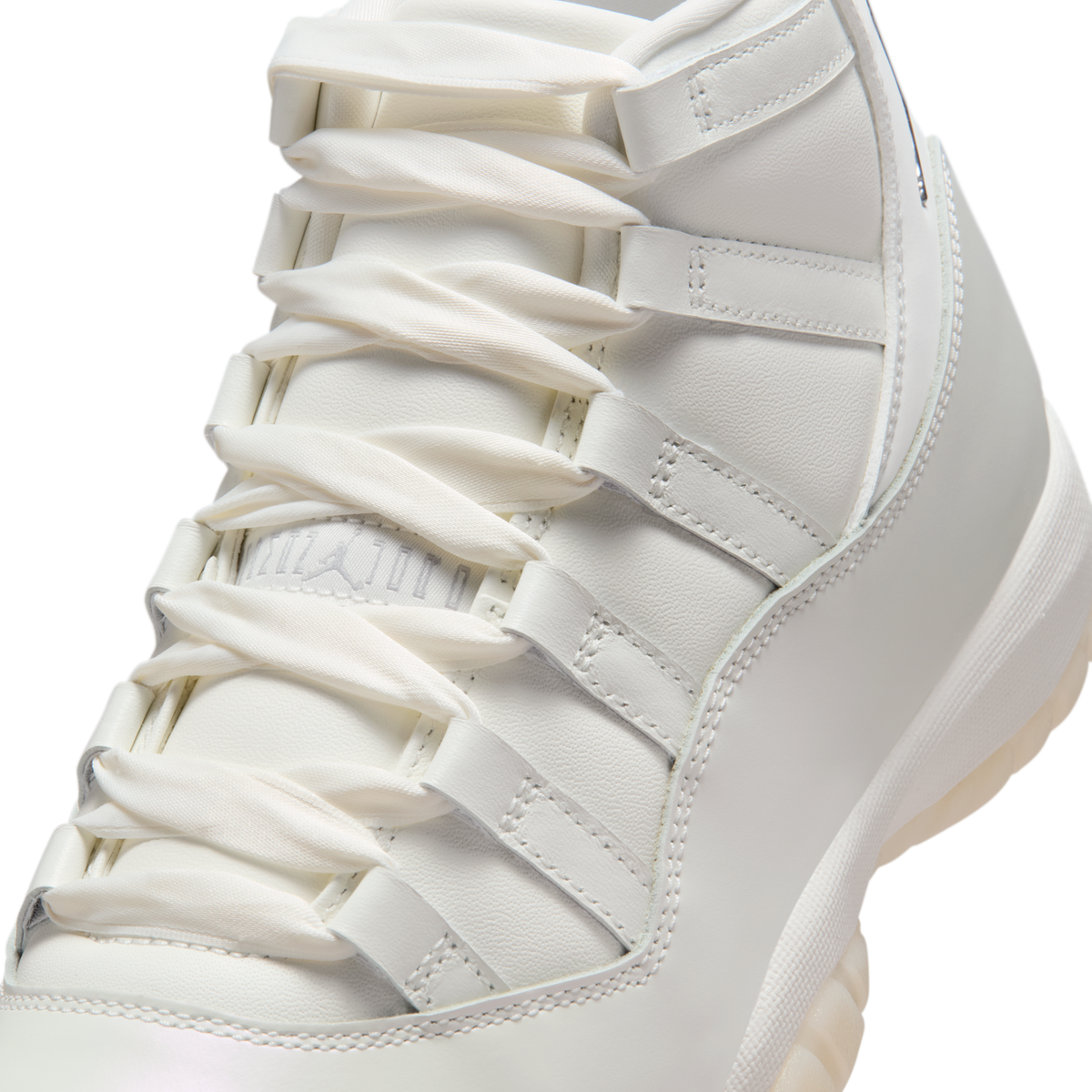 Jordan 11 Retro Pearl (Women's)