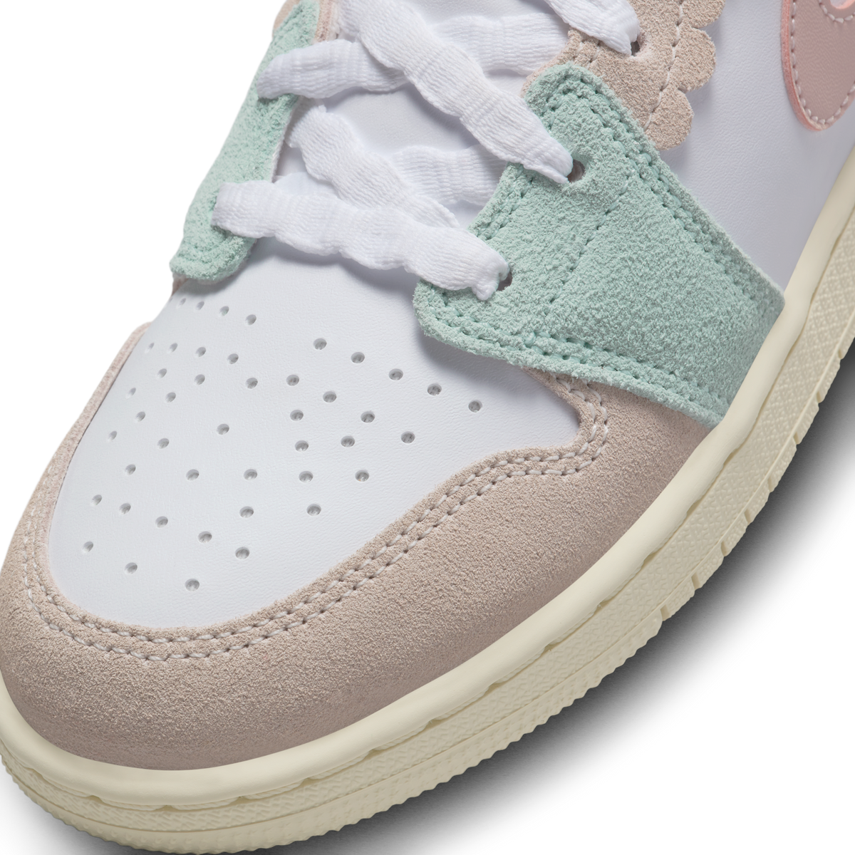Jordan 1 Mid SE Pink Oxford (GS)