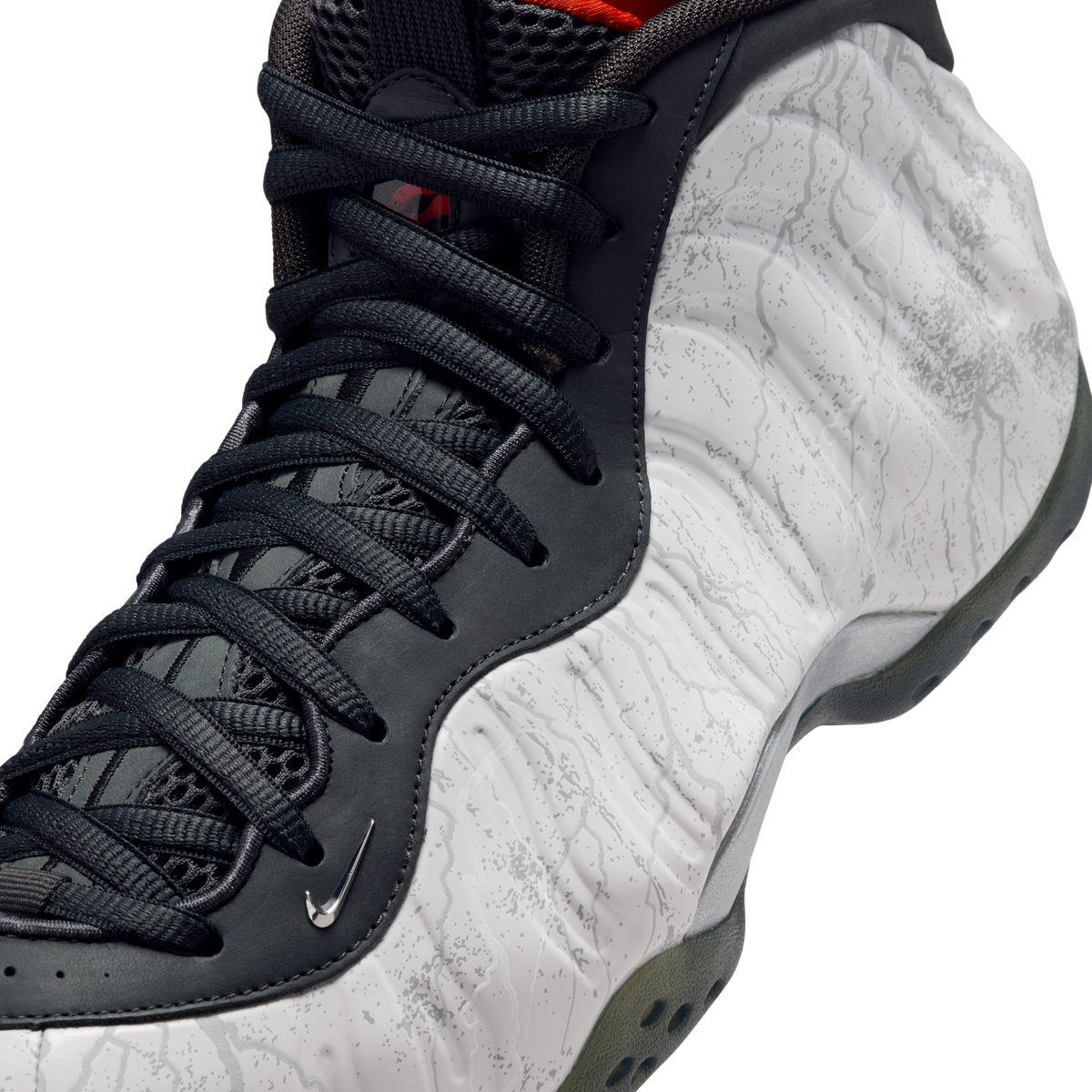 Nike Air Foamposite One Tekken 8 Jin Kazama