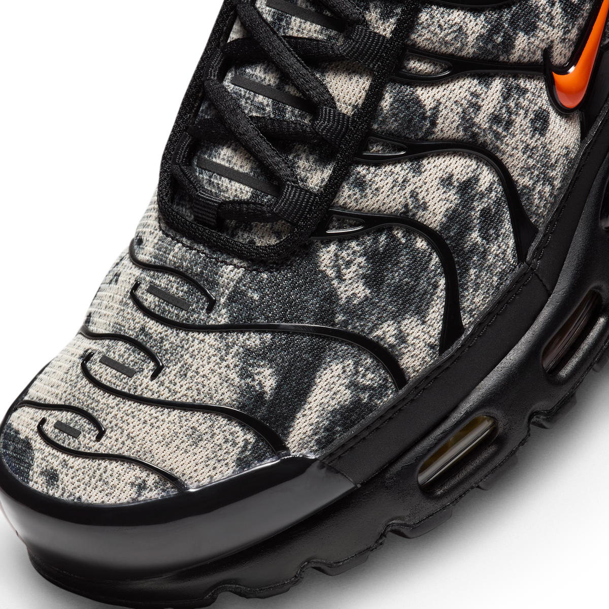Nike Air Max Plus Camo Black Safety Orange | FV6913-001