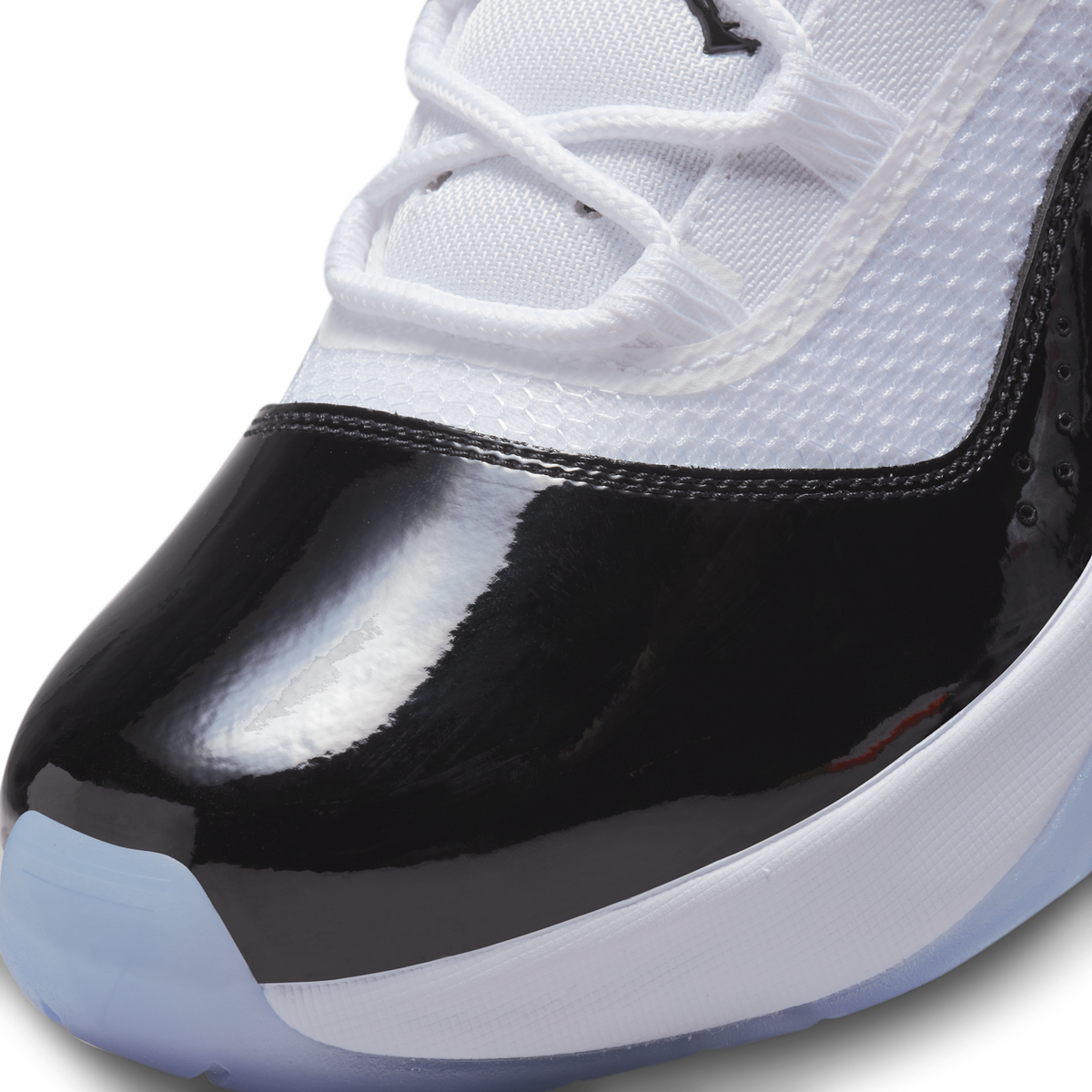 Jordan 11 CMFT Low Concord