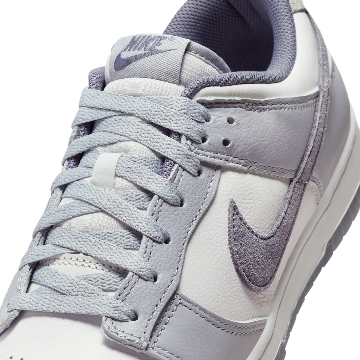 Nike Dunk Low SE Light Carbon