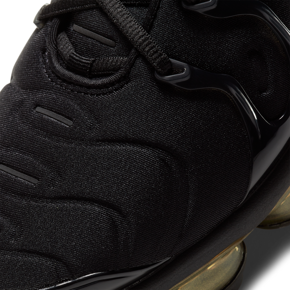 Nike Air VaporMax Plus Black Metallic Gold | CW7299-001