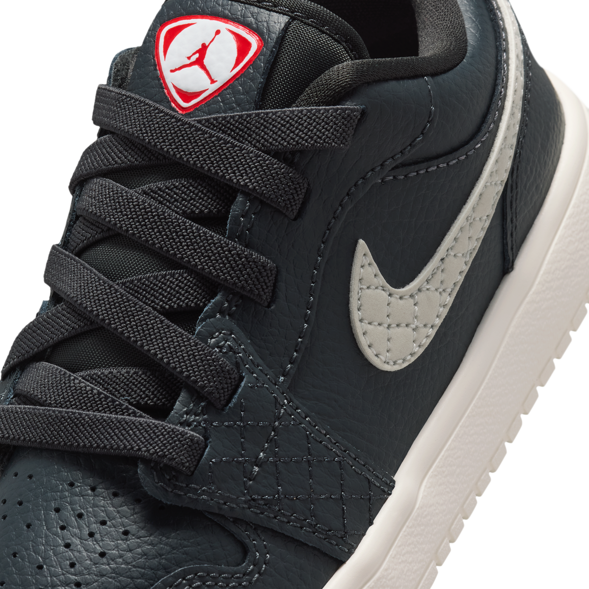 Jordan 1 Low ALT SE Off Noir (PS)