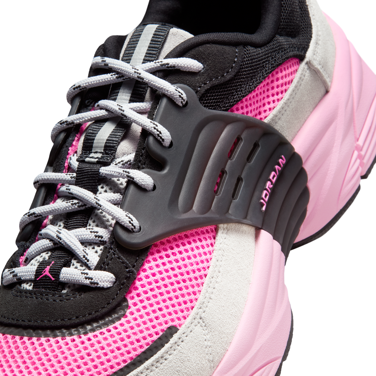 Jordan Trunner O/S Wolf Grey Pink Blast