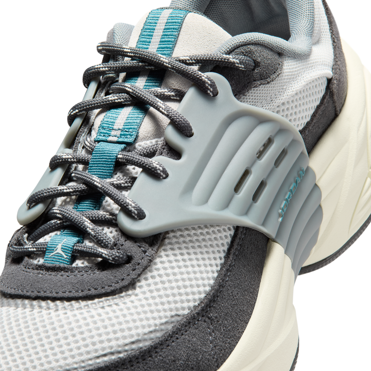 Jordan Trunner O/S Photon Dust Cool Grey Ash Green