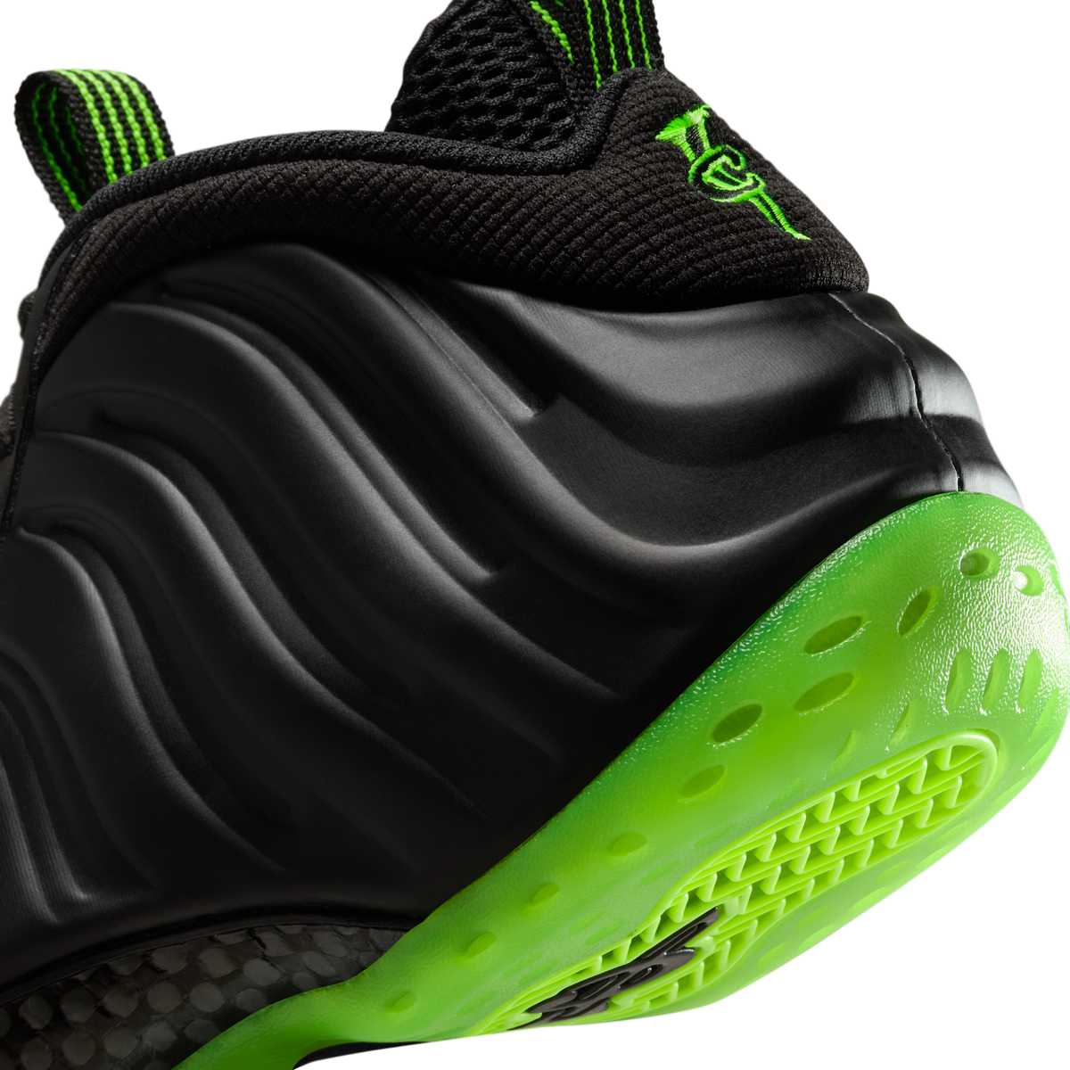Nike Air Foamposite One Black Volt