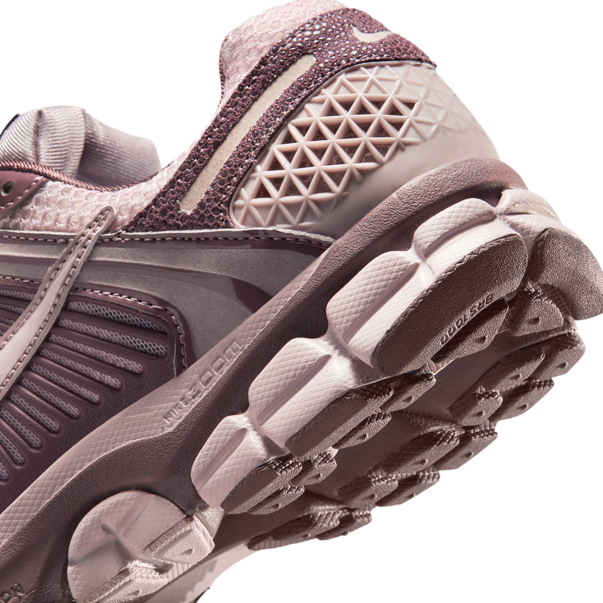 Nike Zoom Vomero 5 Tattoo Particle Rose (Women's)