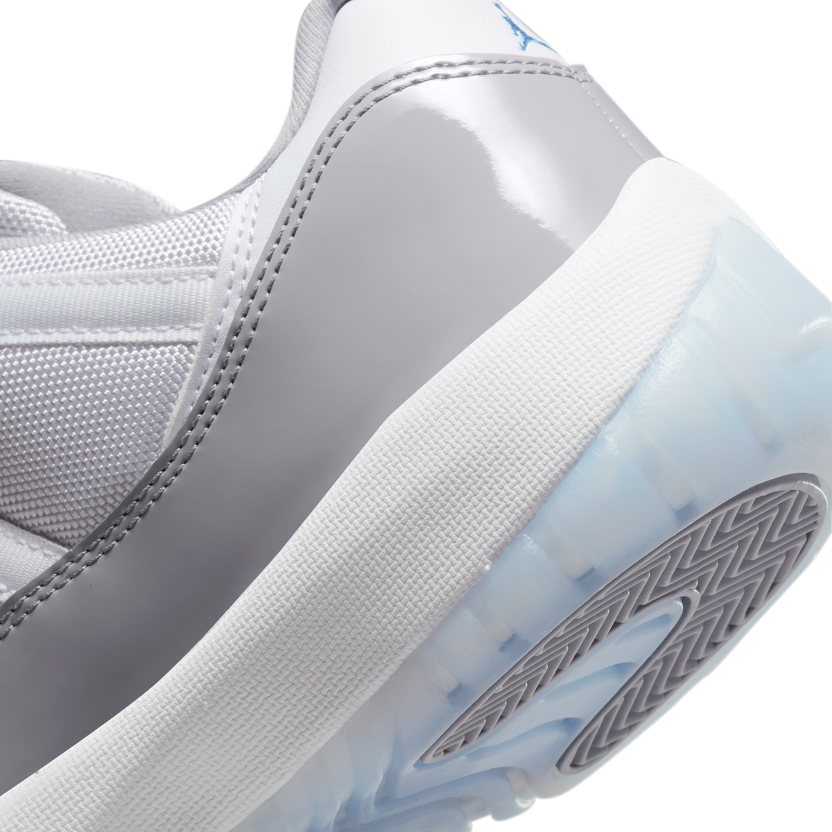 Jordan 11 Retro Low Cement Grey