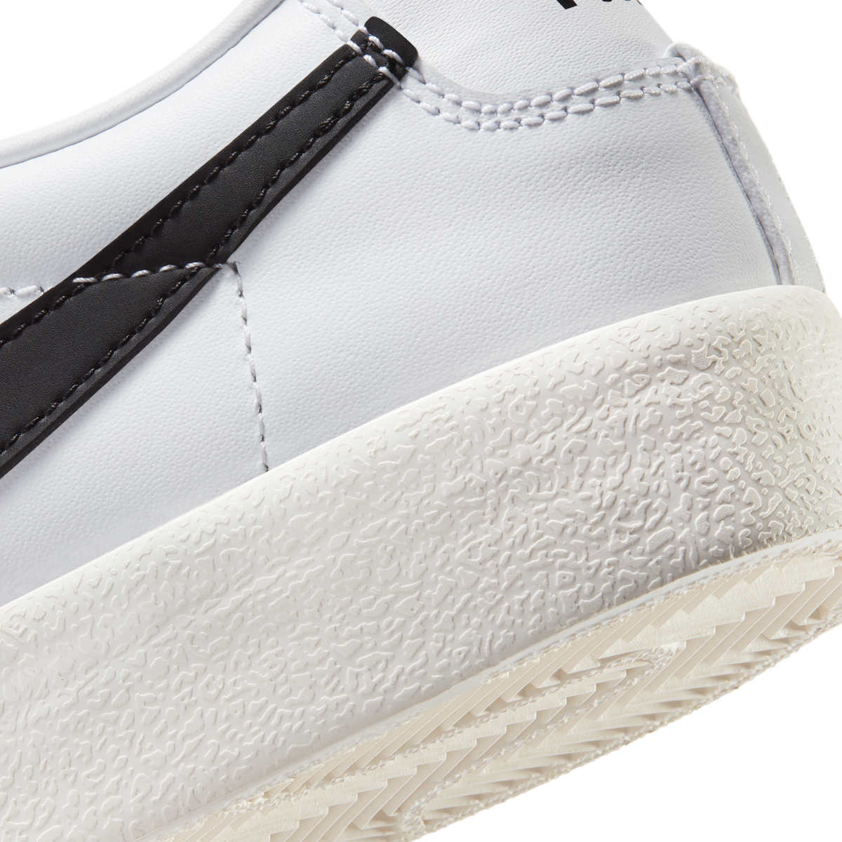 Nike Blazer Low 77 Vintage White Black
