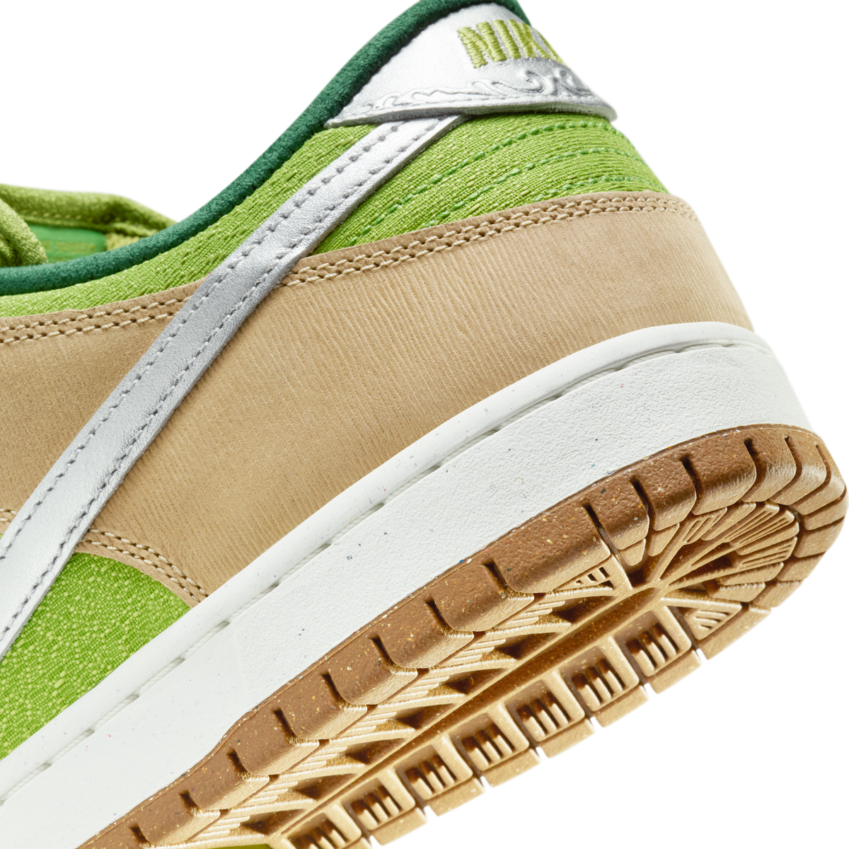 Nike SB Dunk Low Escargot