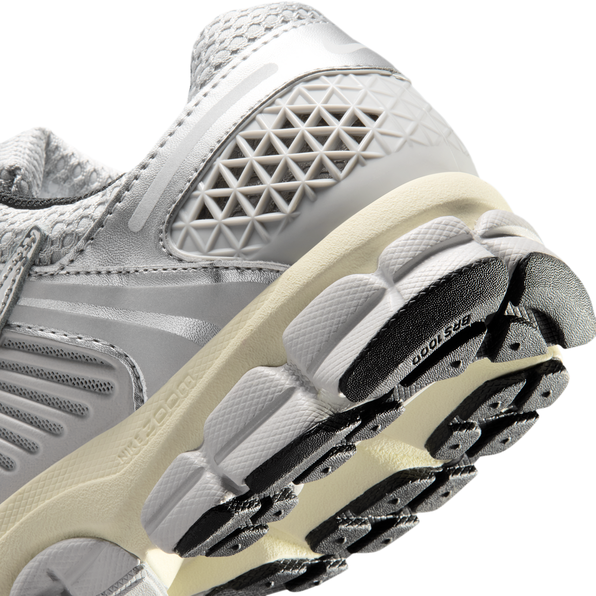 Nike Zoom Vomero 5 Grey Fog Chrome