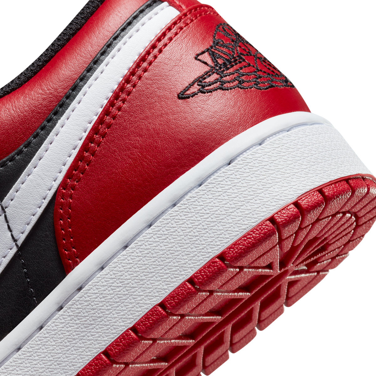 Jordan 1 Low Alternate Bred Toe