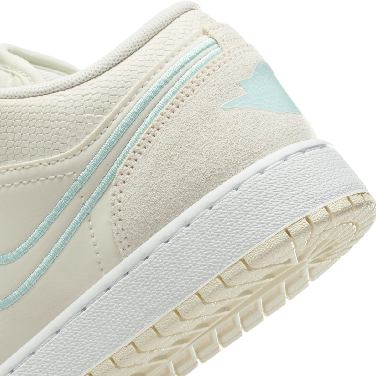 Jordan 1 Low SE Coconut Milk Igloo (GS)