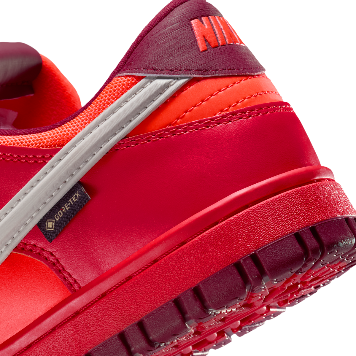 Nike Dunk Low Gore-Tex Crimson | HQ2053-800
