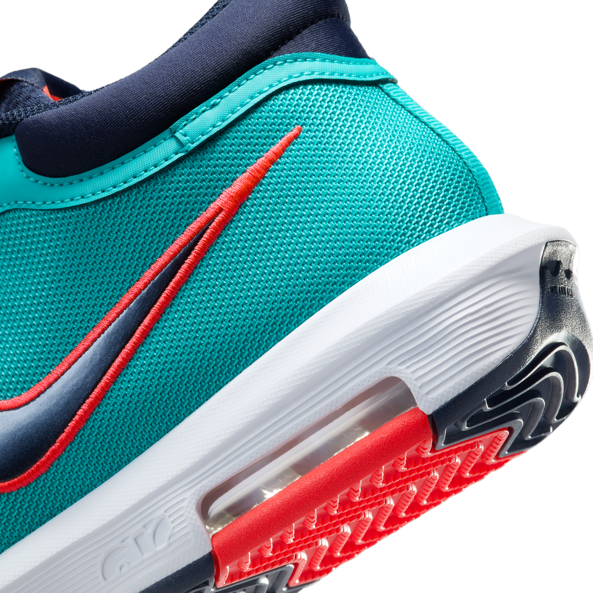 Nike LeBron Witness 8 Red Carpet