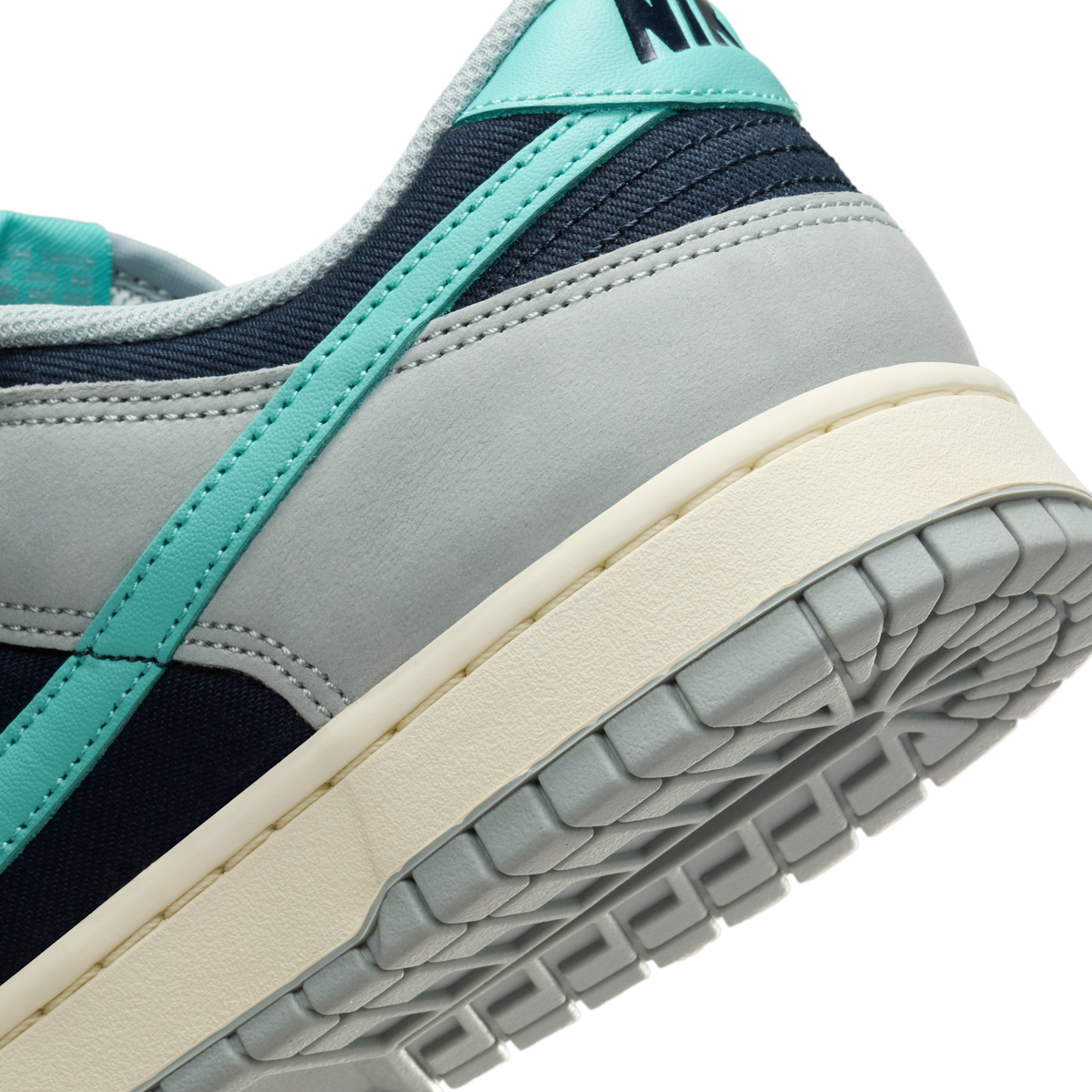 Nike Dunk Low Retro Premium Light Pumice Green Frost