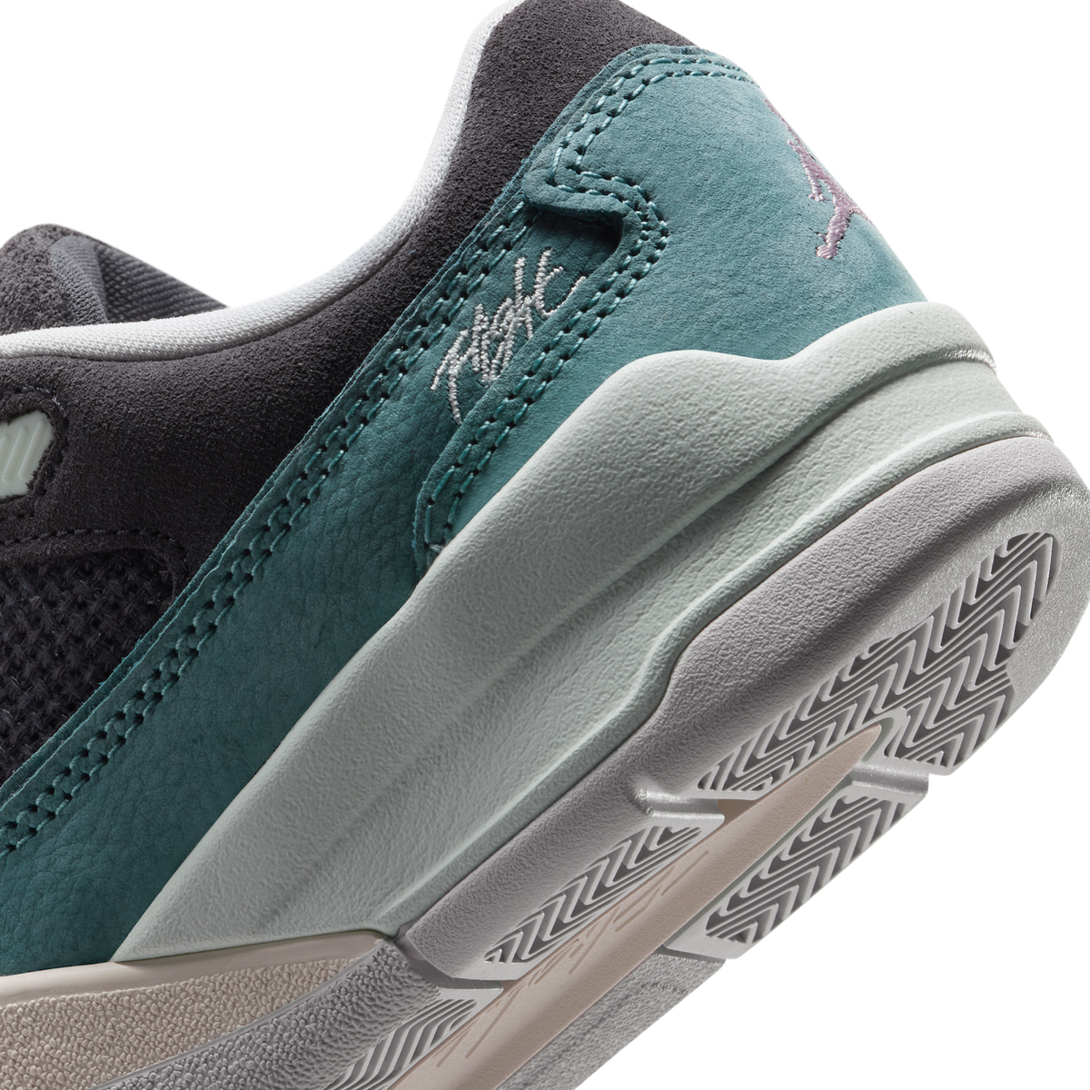 Jordan Flight Court Anthracite Iris Whisper Barely Green (GS)