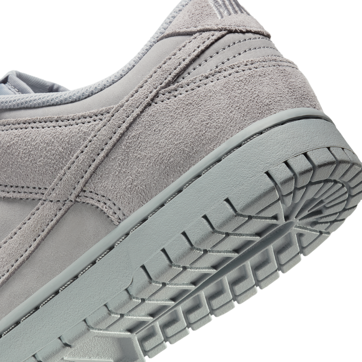 Nike Dunk Low SE Wolf Grey