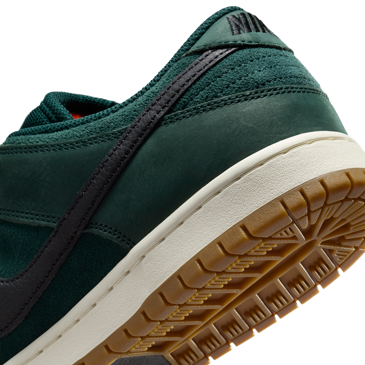 Nike SB Dunk Low Pro Deep Fir | FJ1674-300