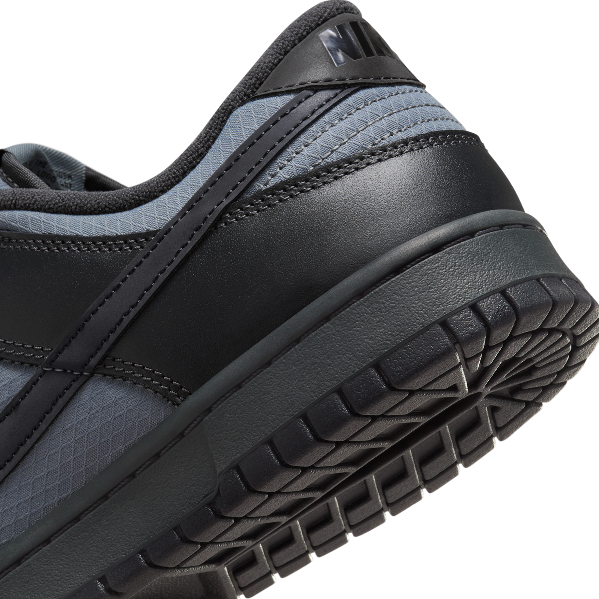 Nike Dunk Low Retro SE Off Noir Smoke Grey