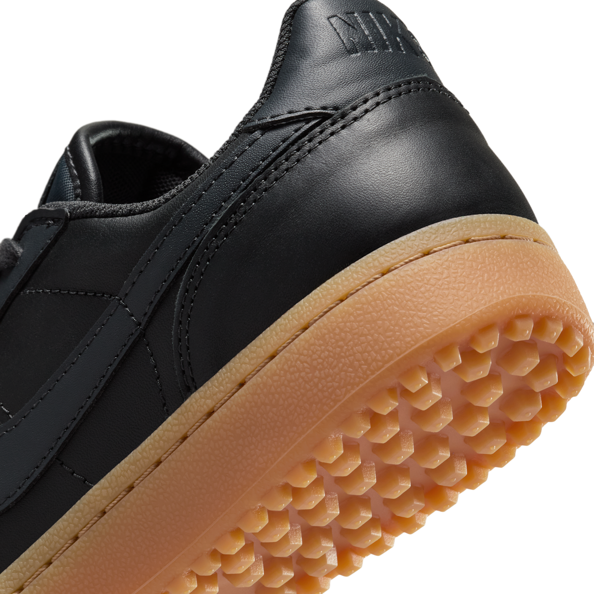 Nike Field General 82 Off Noir Gum (Women's)