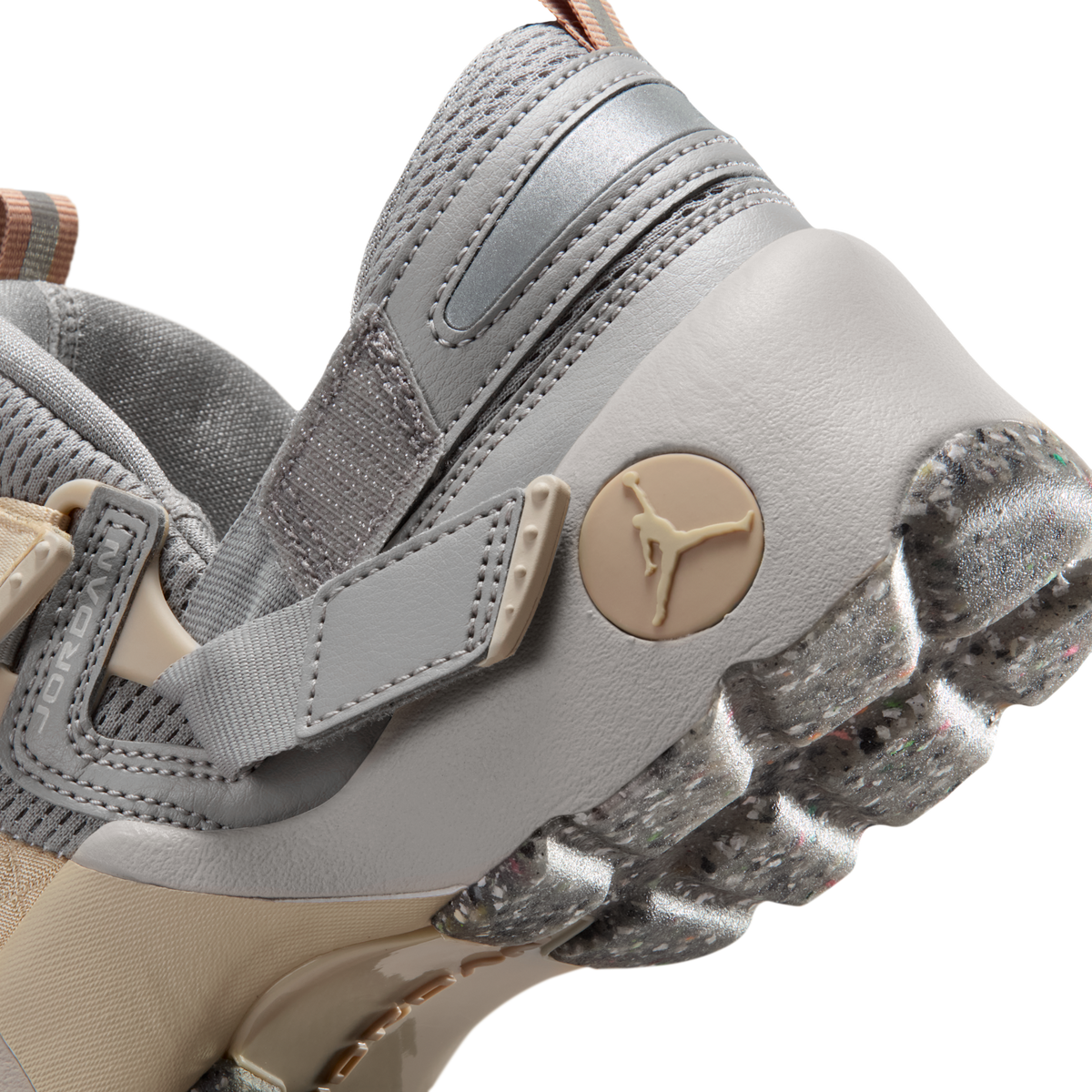 Jordan Trunner LX Light Iron Ore Enigma Stone (Women's)