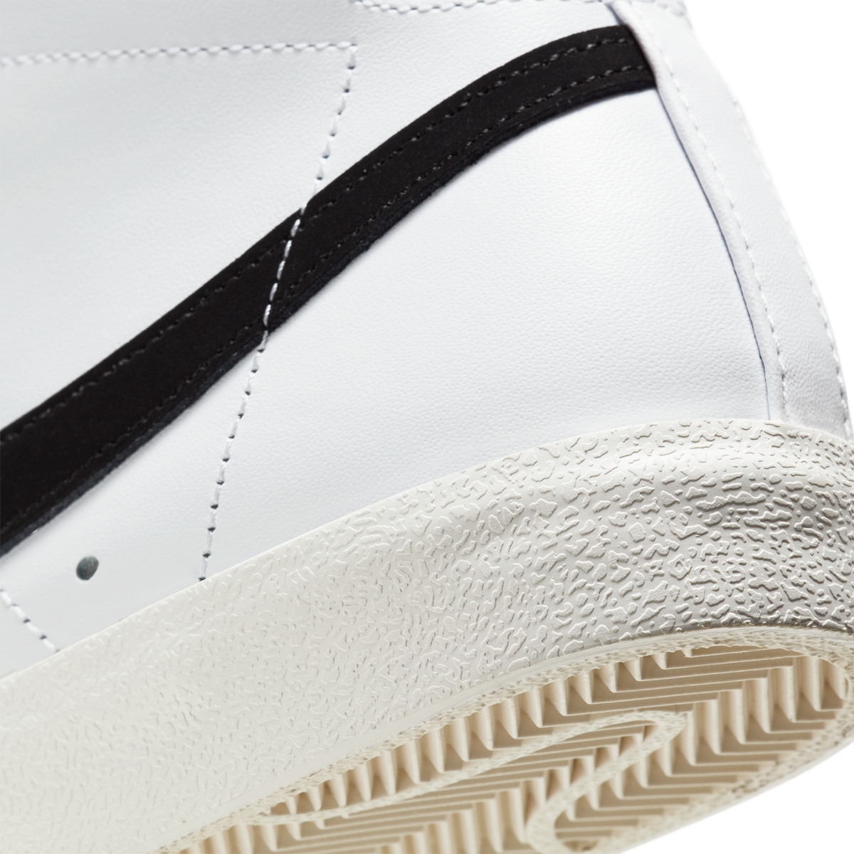 Nike Blazer Mid 77 White Black (Women's)