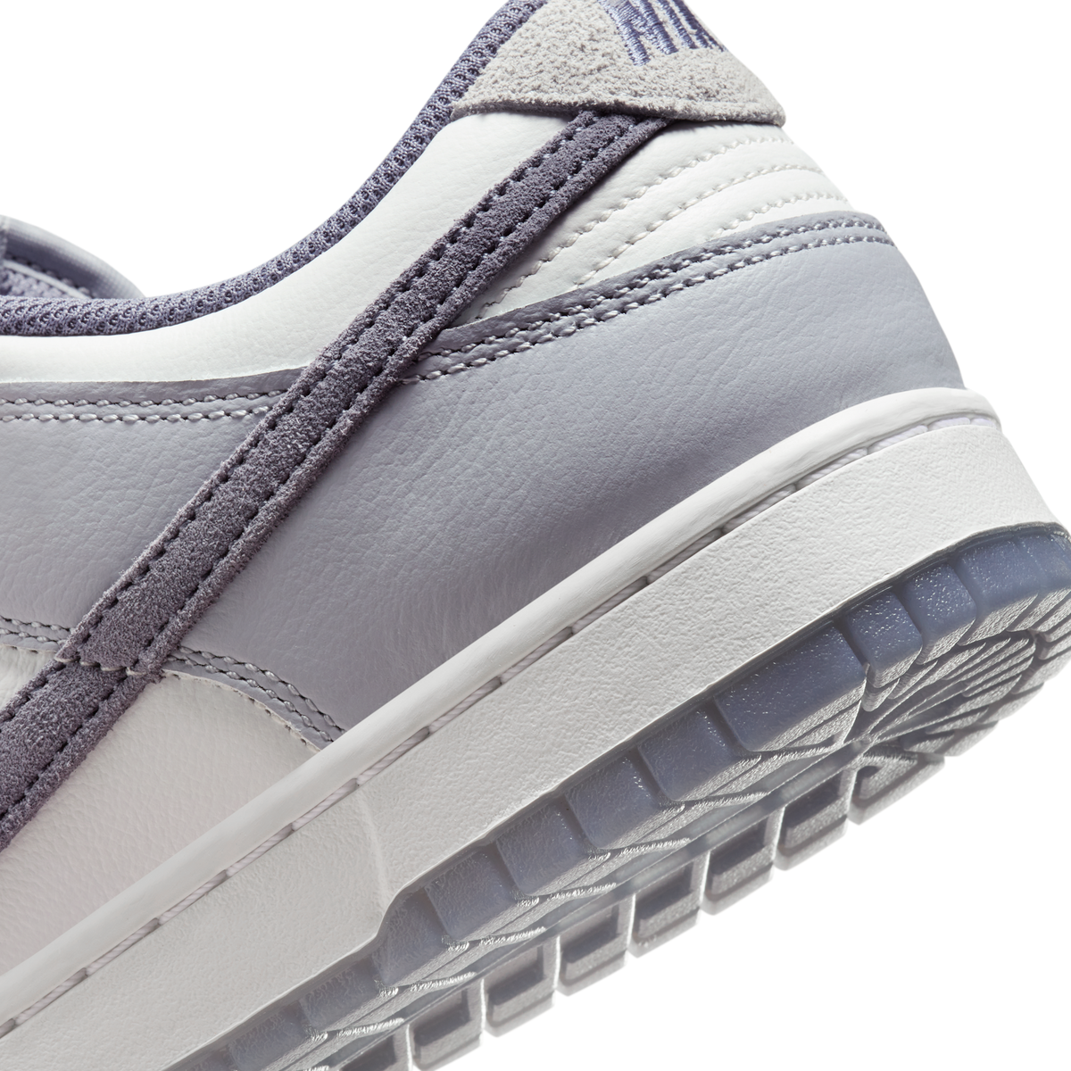 Nike Dunk Low SE Light Carbon