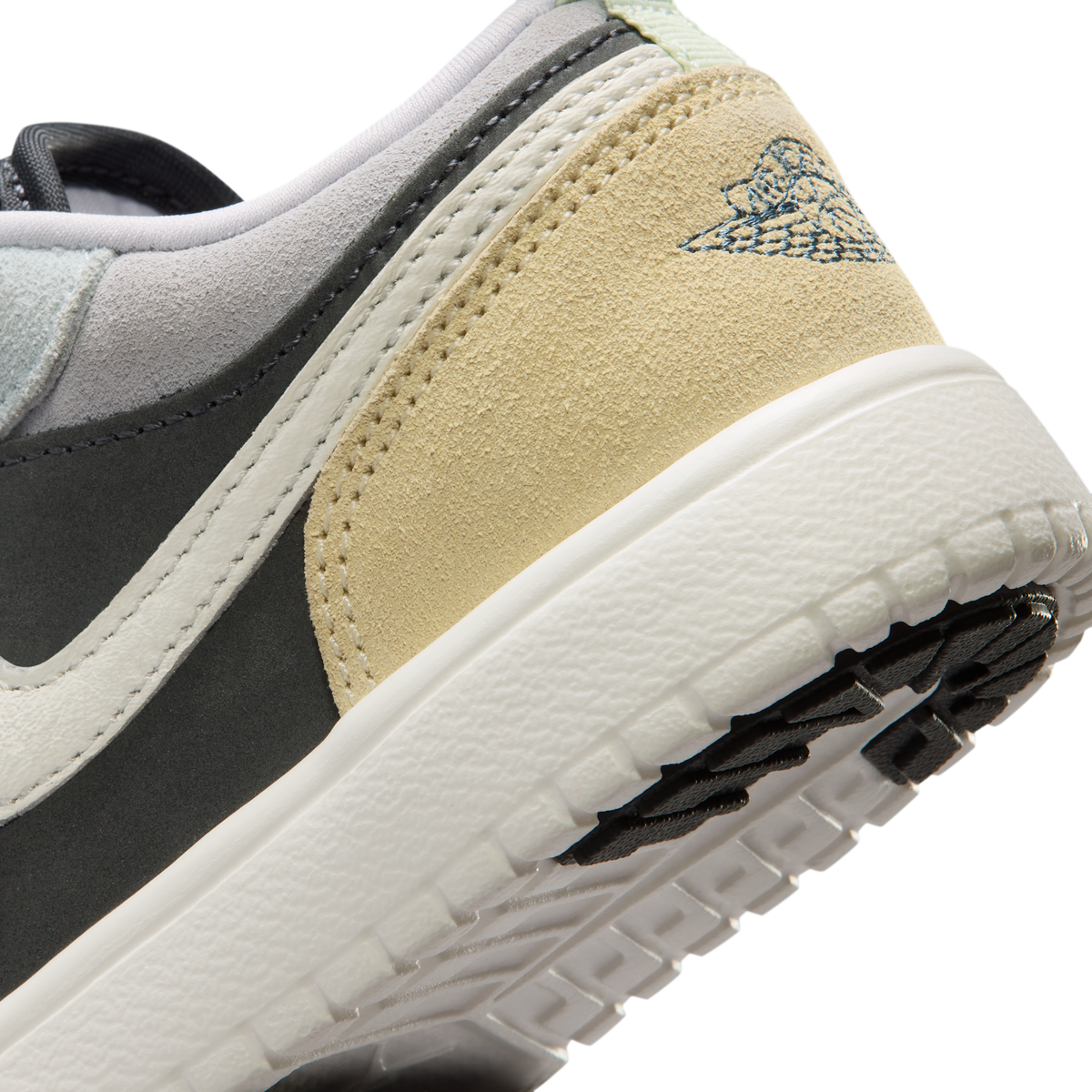 Jordan 1 Low ALT SE Black Pastels (PS)