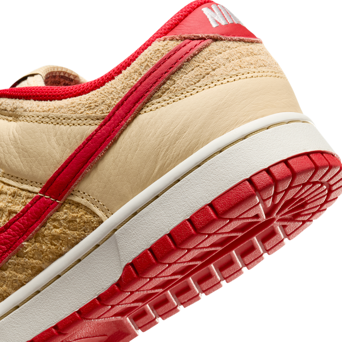 Nike Dunk Low Retro SE Strawberry Waffle | HJ9100-294