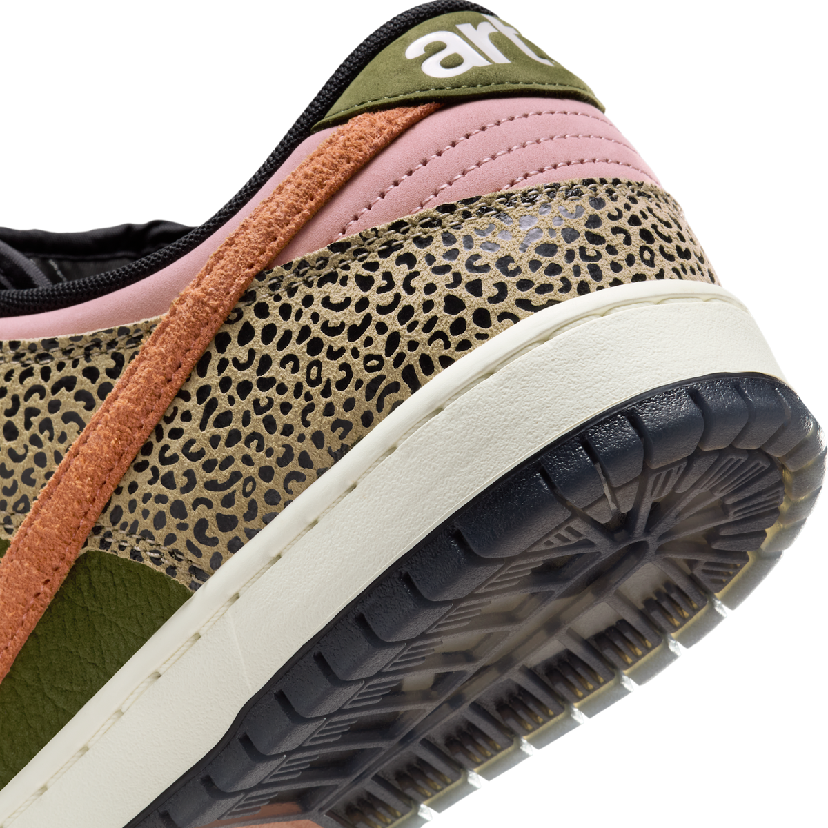 Nike SB Dunk Low Arts-Rec
