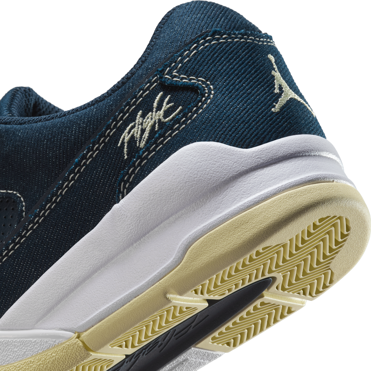 Jordan Flight Court Obsidian White Alabaster (Women's)
