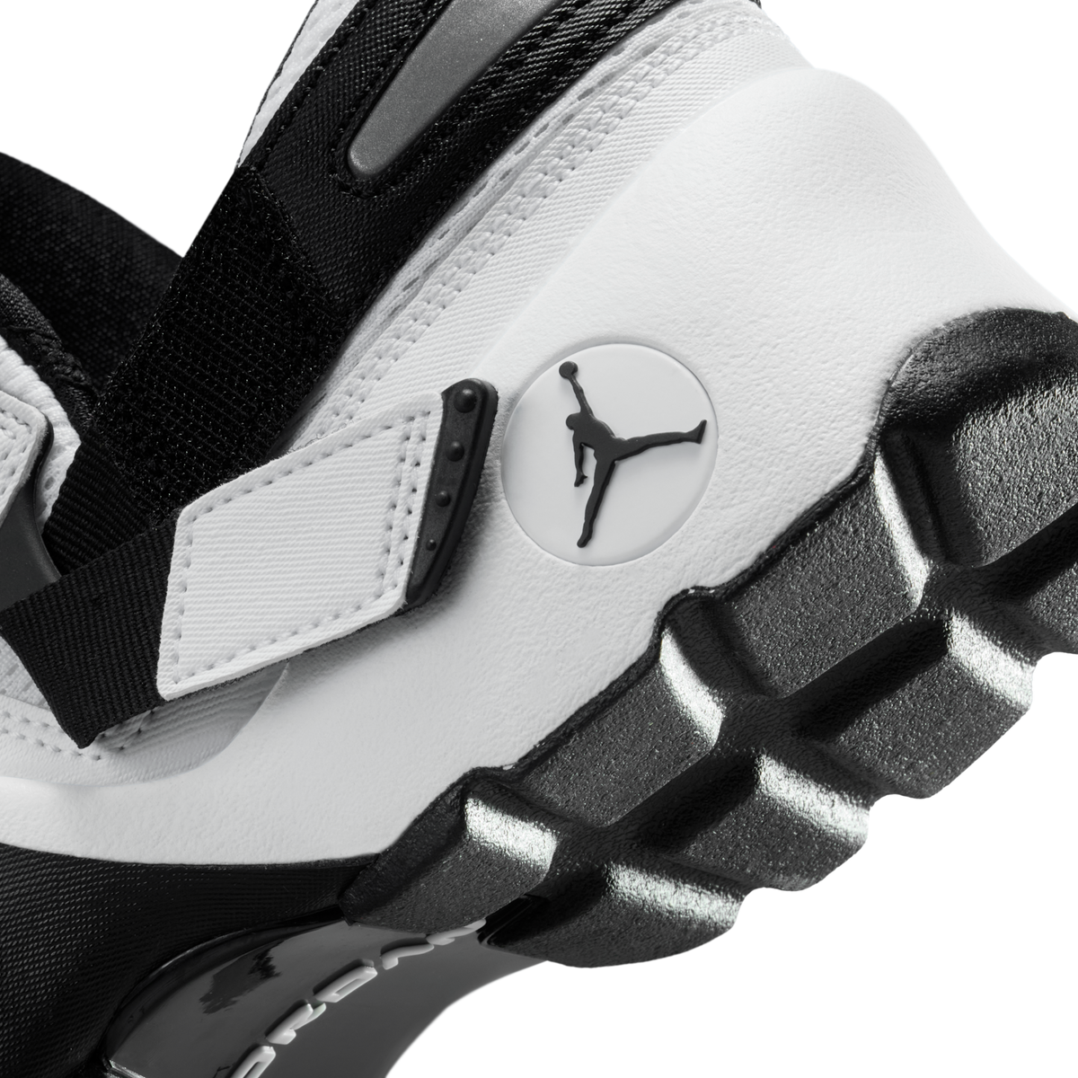 Jordan Trunner LX White Black (Women's)