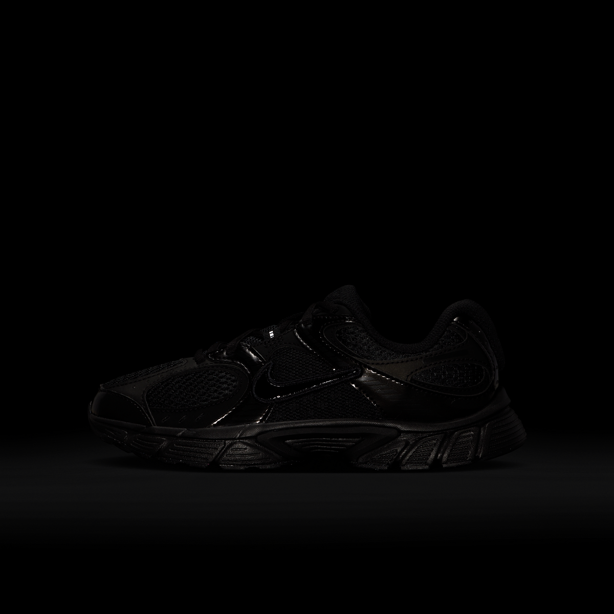 Nike V5 RNR Triple Black (GS)