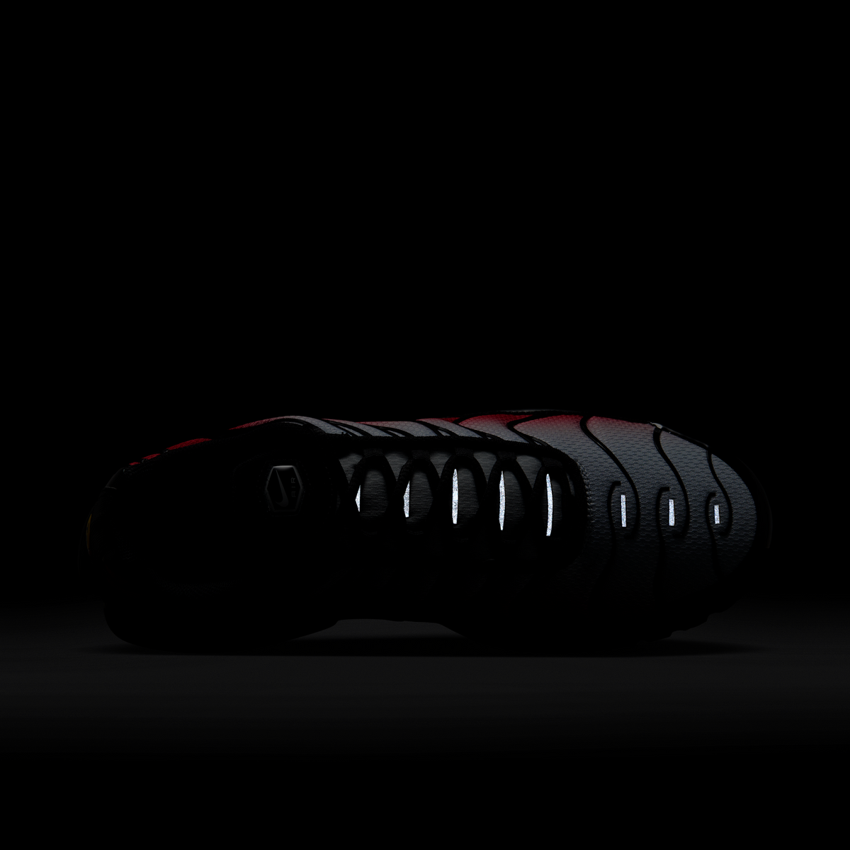 Nike Air Max Plus Pure Platinum University Red Black White | DM0032-017