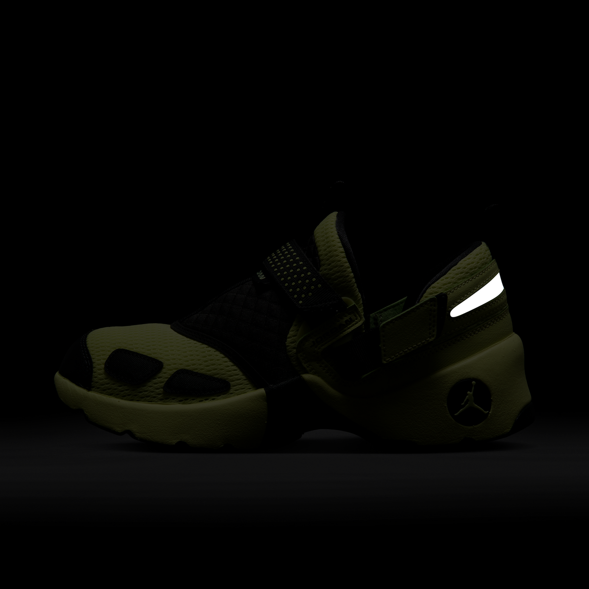 Jordan Trunner LX Luminous Green (Women's)