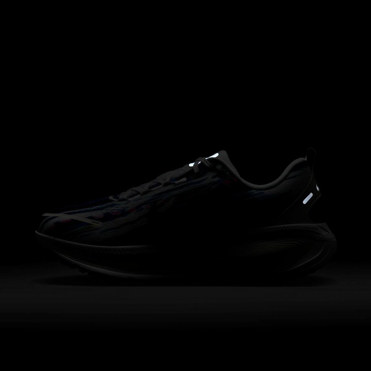 Nike Vomero 18 SE Light Trails