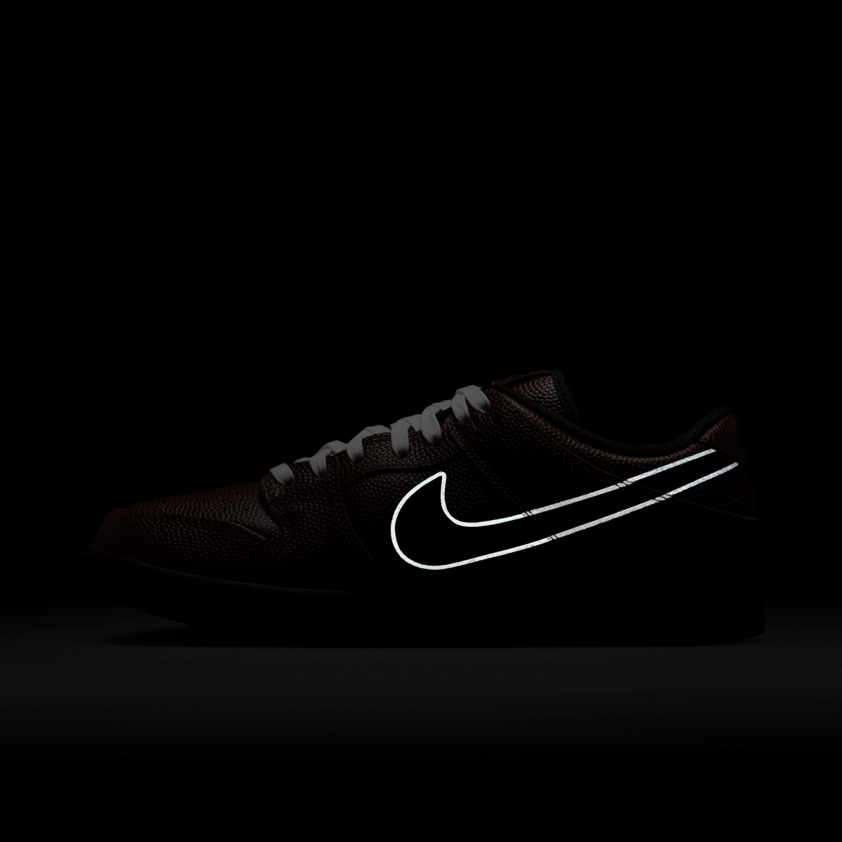 Nike SB Dunk Low Limosine Skateboards