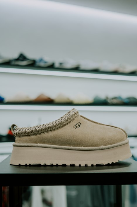 UGG