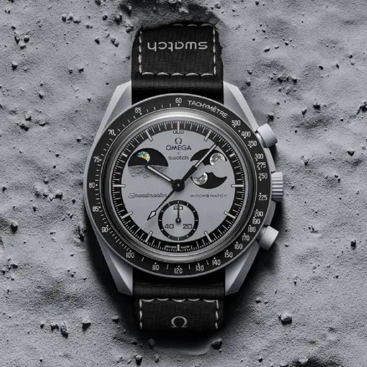 Swatch x Omega Bioceramic Mission to EarthPhase (SO33M700)