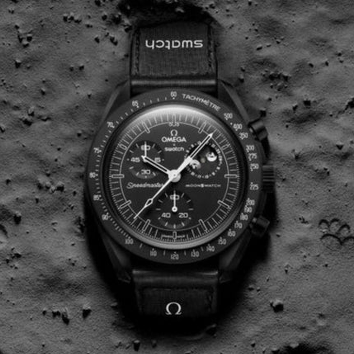 Swatch x Omega x Snoopy Black - Mission to the Moonphase - New Moon (SO33B700)